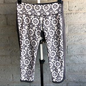 Lululemon White Flower Gray Yoga Pants Size 6